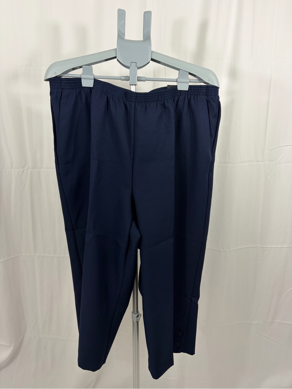 NWT Alfred Dunner Womens Size 18W Navy Elastic-Waist Capri Pants